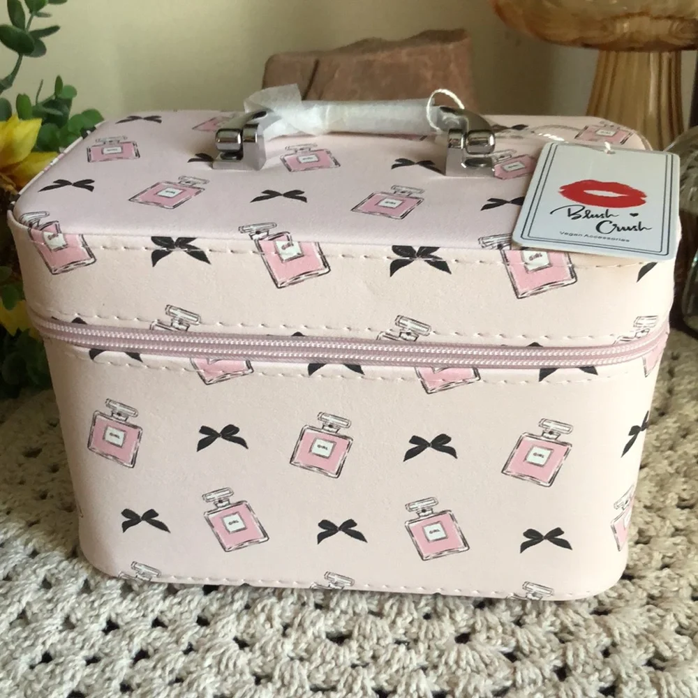 Blush Crush BOWS & PERFUME Hard Train Make Up Cosmetic Travel Case